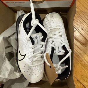 Nike Alpha Huarache 4 Kystn BG in White and Anthracite NEW IN BOX